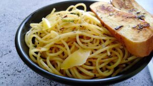 pasta, italian cuisine, dish, spaghetti, spaghetti aglio olio, noodles, food, italian recipe, pasta recipe